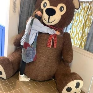 Meet your Posher, Caitlin